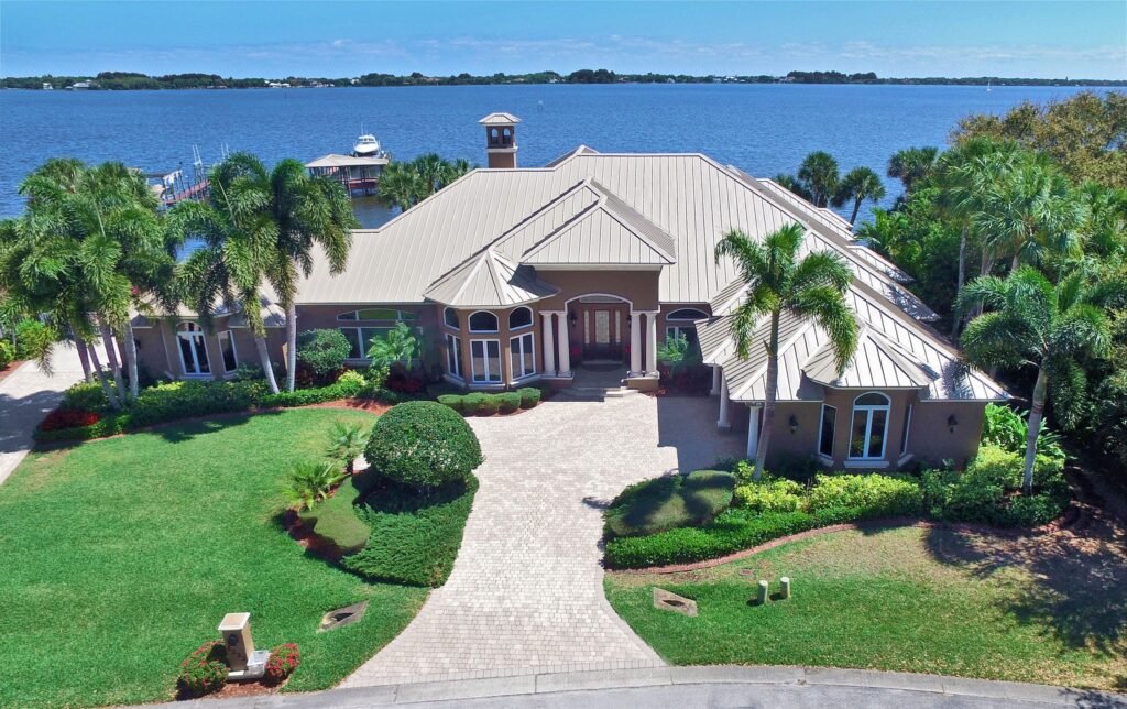 Alternative Construction in Melbourne, FL - Roofing Contractors